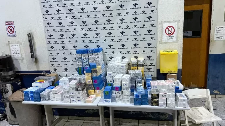 PRE apreende 259 celulares na BR-277 em Santa Tereza do Oeste