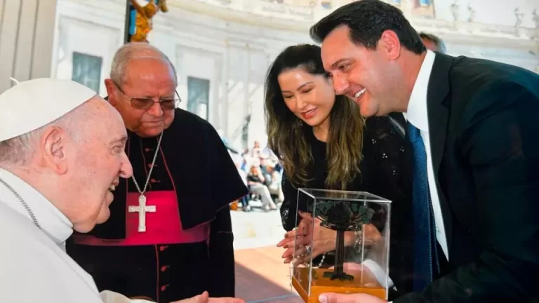 Governador lamenta morte do papa Francisco e determina luto de três dias no Paraná