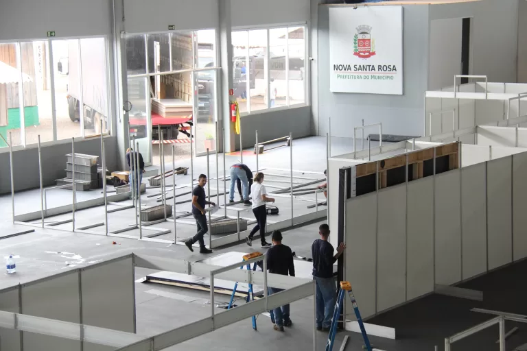 Trabalhos seguem intensos no Parque de Exposições Joia do Oeste para a Expo Rosa 2025