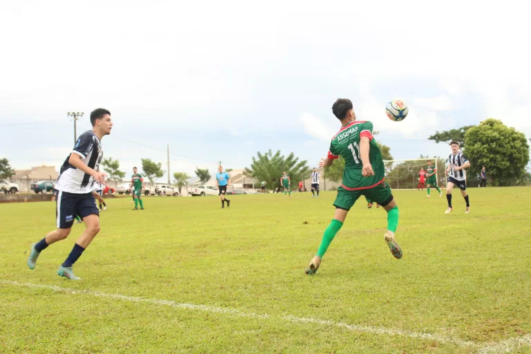 Municipal de Futebol Amador começa com 10 gols