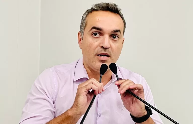 Vereadores solicitam audiência pública sobre pagamento do piso salarial a professores