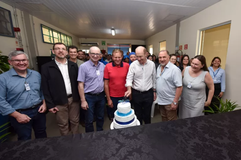 Evento marca 20 anos de funcionamento da fábrica de rações para frangos da indústria C.Vale em Palotina