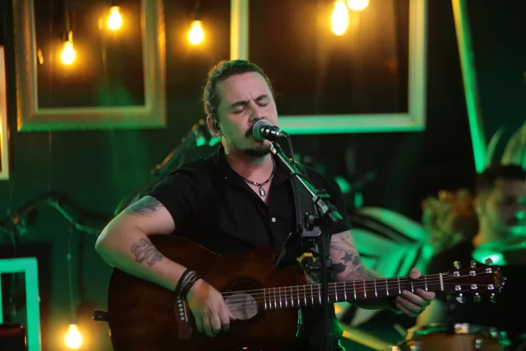 Dino Fonseca fecha lista de shows da Expo Rondon 2025