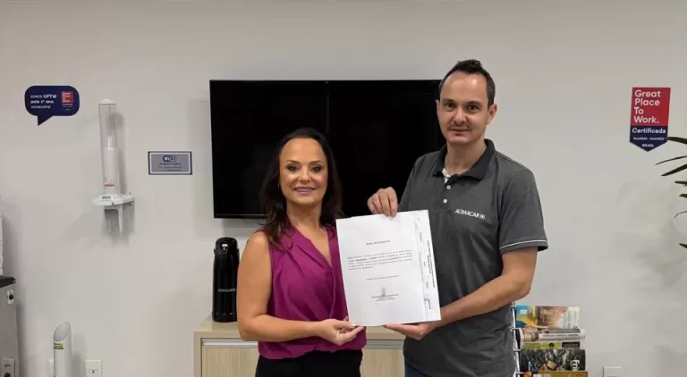 Geovana da Silva Krause protocola chapa para concorrer à presidência da Acimacar