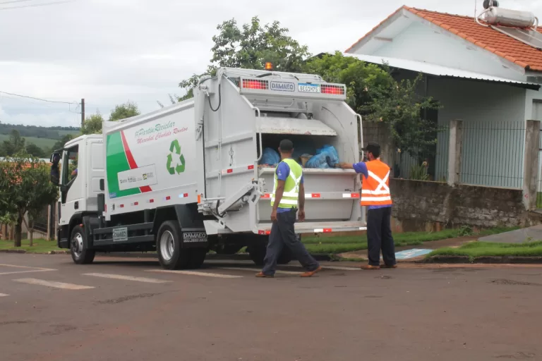 Coleta de materiais orgânicos e recicláveis terá alteração no feriadão