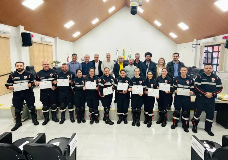 Câmara de Vereadores homenageia servidores do Samu com “Menção Honrosa”