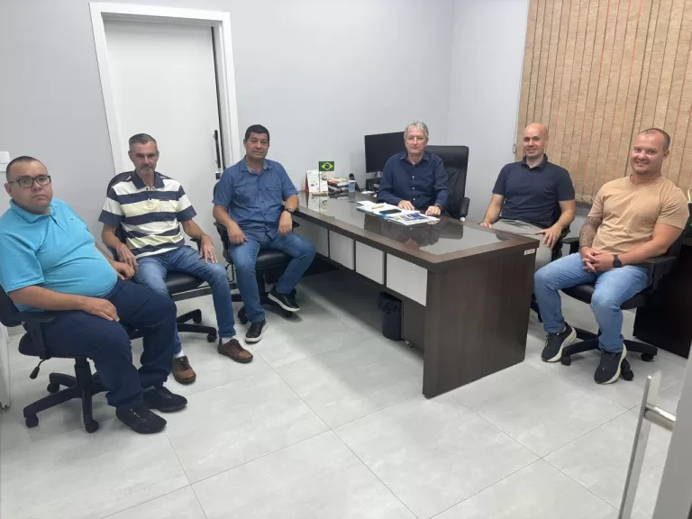 Valdirzinho realiza reunião de trabalho com o Conselho de Ética