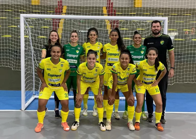 AACC vira sobre Londrina e conquista primeira vitória no Paranaense