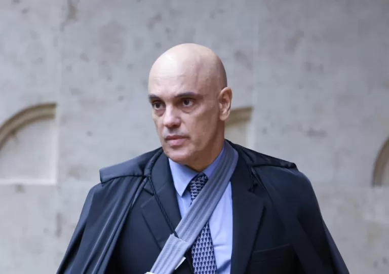 Associação repudia decisão de Alexandre de Moraes que impõe à defesa obrigação de intimar testemunhas