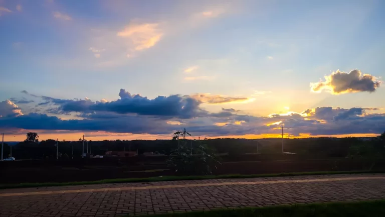 Dia ensolarado garante calor com máxima de 32ºC nesta segunda-feira em Marechal Rondon