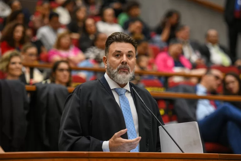 Advogado que já residiu em Marechal Rondon é coautor em capítulo de livro histórico sobre lavagem de dinheiro