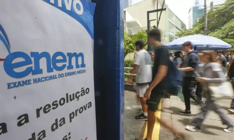 Enem 2025: prazo para pedir isenção da taxa acaba nesta sexta-feira