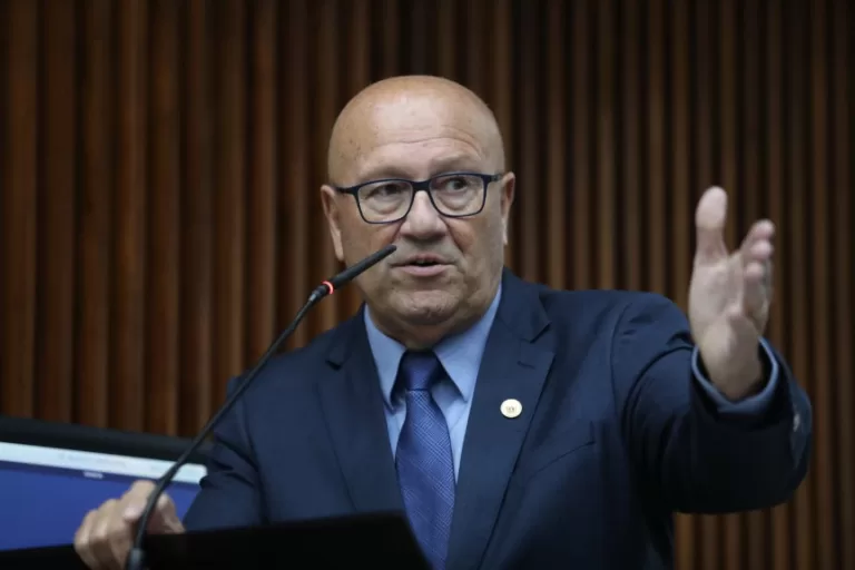 Vacinas salvam vidas, reforça deputado Romanelli no início da campanha de vacinação contra gripe no Paraná