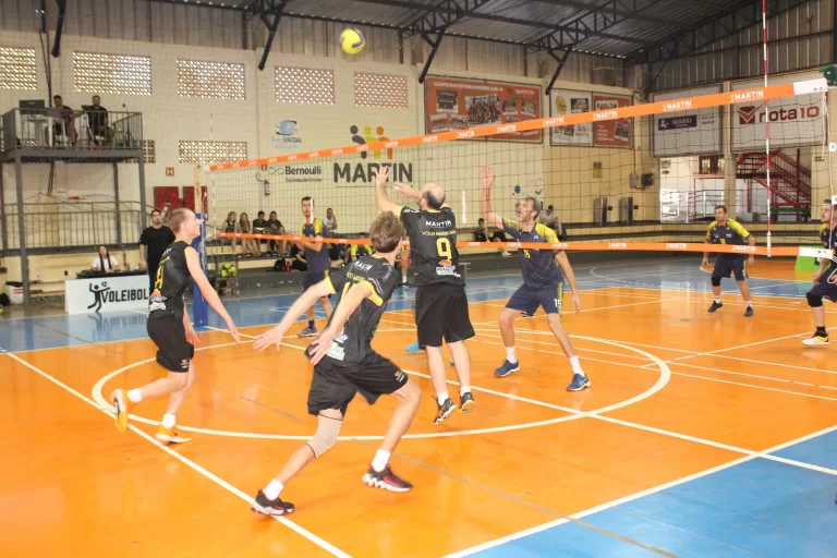 Troféu Harraldo Altmann de Vôlei define finalistas; decisões serão nesta semana