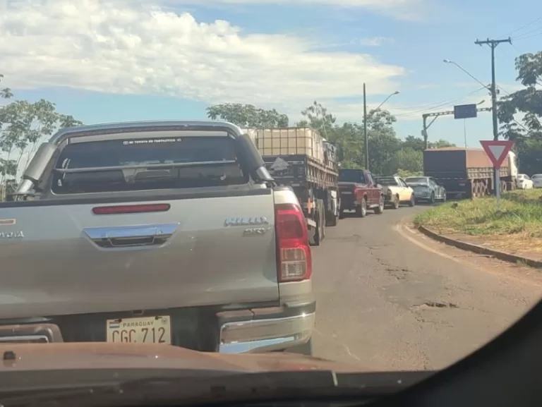 Obras causam filas intensas e acidente com quatro veículos na Ponte Ayrton Senna