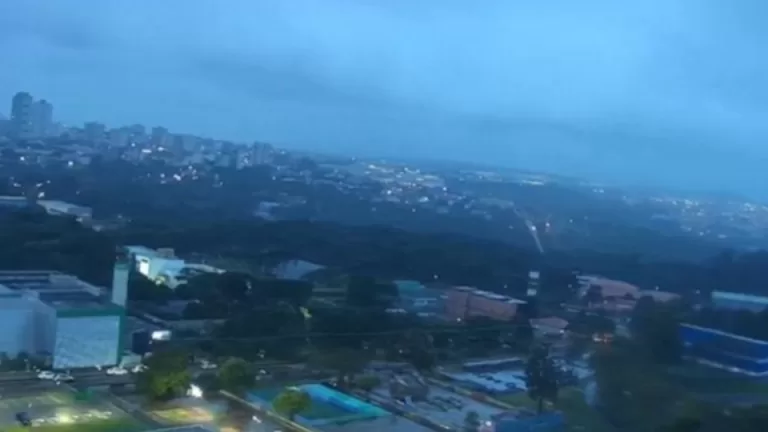 Temporal deixa 14,5 mil imóveis sem energia na região Oeste