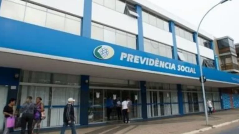 Perfis fakes se passam pelo INSS para dar golpes em beneficiários