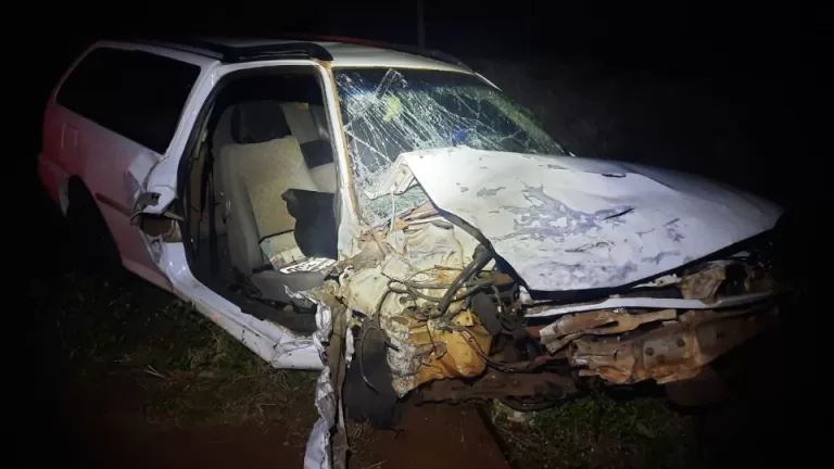 Batida frontal deixa seis feridos na PR-495 em Missal