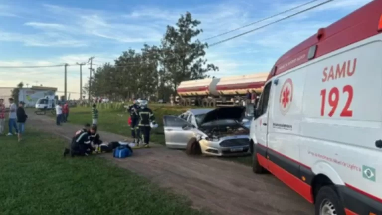 Acidente com carro que voltava de festa deixa uma jovem morta e duas feridas