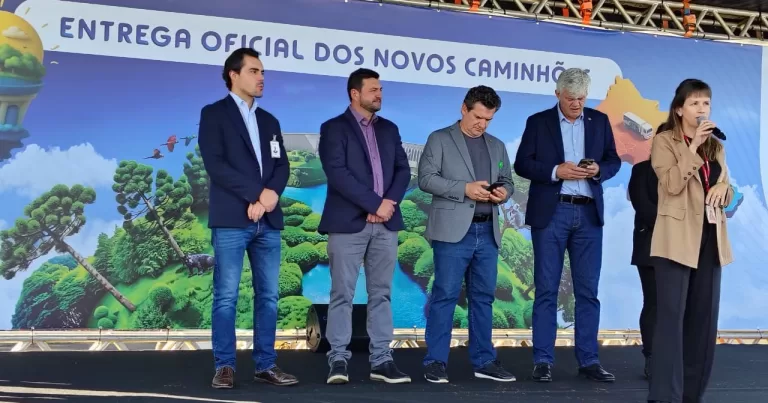 Autoridades rondonenses participam do lançamento dos novos caminhões interativos da Expedição do Conhecimento