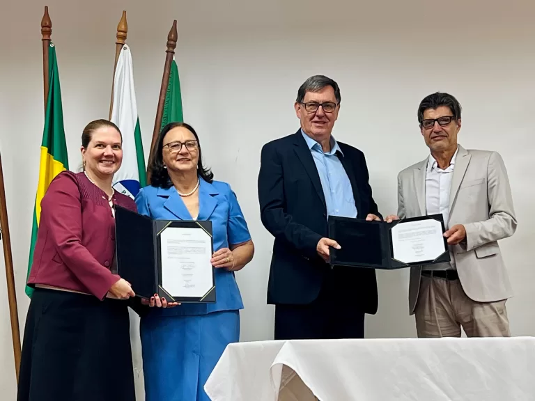 UFPR oficializa recebimento do campus de Toledo doado por Luiz e Carmen Donaduzzi