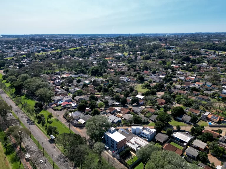Conheça a cidade na divisa com o Paraguai que virou o novo point dos brasileiros