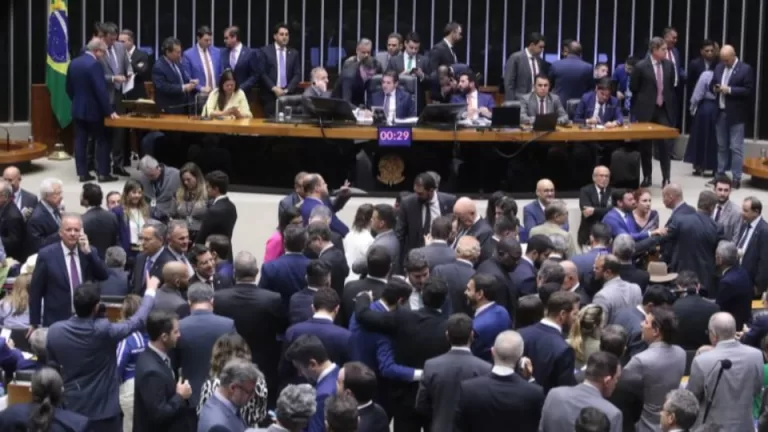 Câmara aprova projeto que amplia número de deputados federais