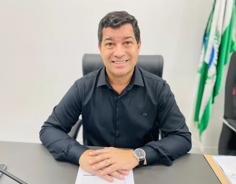 Vereador coronel Welyngton apresenta pedidos para a Escola de Iguiporã