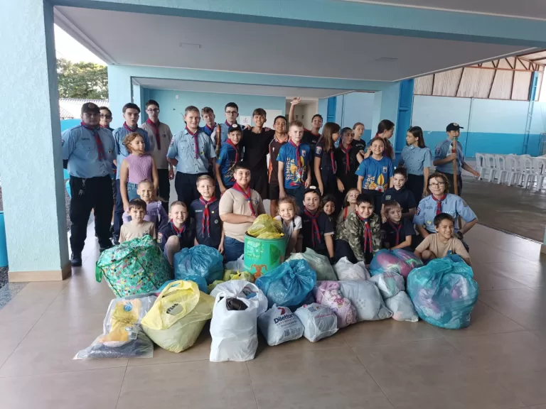 Donativos de inverno arrecadados pela Igreja Luterana Cristo é Vida e Escoteiros Harpia são repassados à Prefeitura