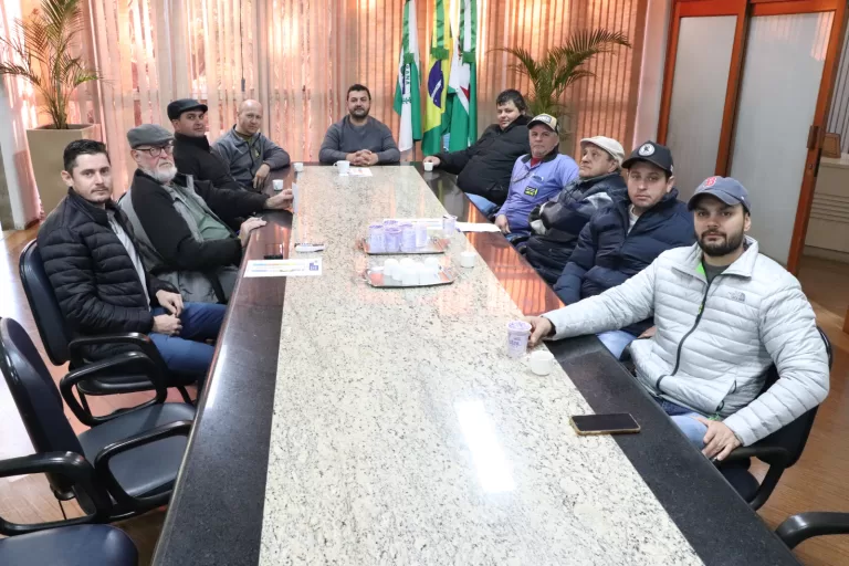 Reunião discute exposição de animais de pequeno porte na Expo Rondon 2025