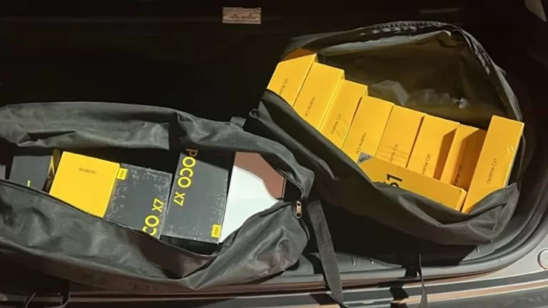 PF apreende carro com cerca de 100 celulares sem nota fiscal na BR-277