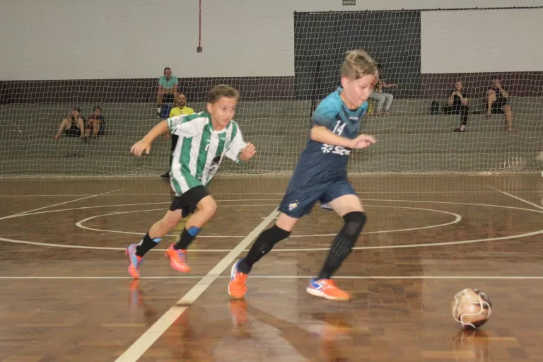 Escola Coxa/Rui Barbosa, Cristo Rei e Primavera movimentam Copa Karl Schmidt