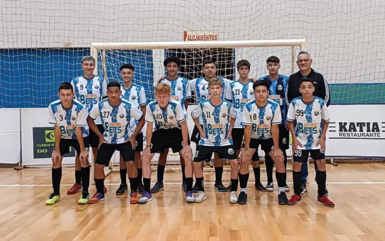 Primavera goleia Escola Coxa pela Copa Karl Schmidt