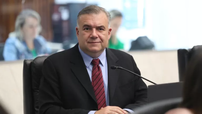 Deputado Ney Leprevost apresenta moção de apoio a criação do Exame Nacional de Proficiência em Medicina