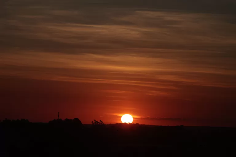 Umidade relativa do ar fica abaixo de 40% no Paraná nos próximos dias, alerta Simepar