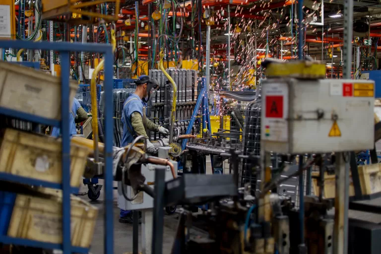 Paraná tem maior crescimento industrial do Brasil em março, 5 vezes acima da média nacional