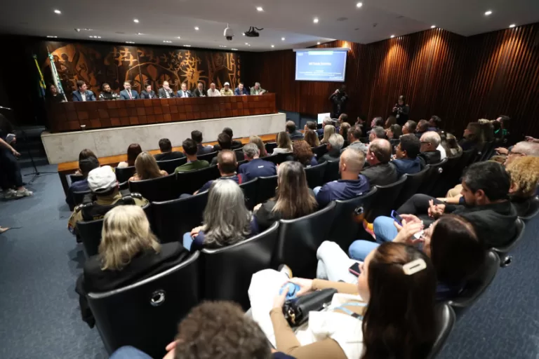 Detran presta contas na Assembleia sobre digitalização de serviços ofertados aos paranaenses