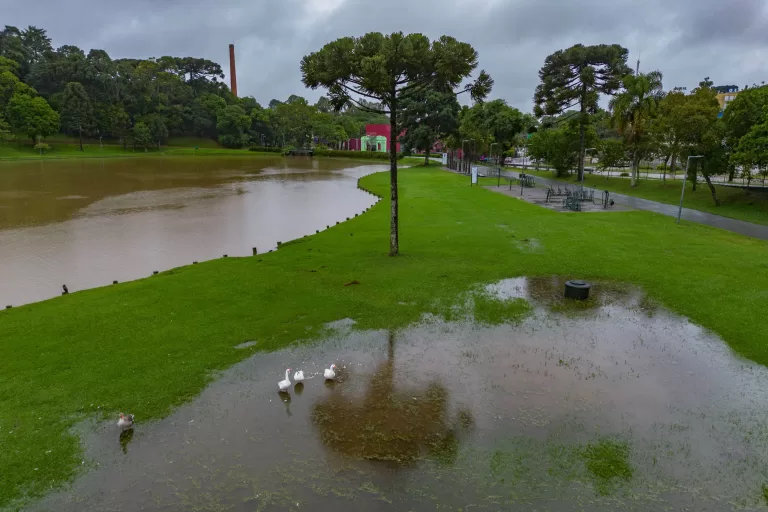 Junho trará chuva para regiões secas e mesmo com frio, temperaturas ficarão na média