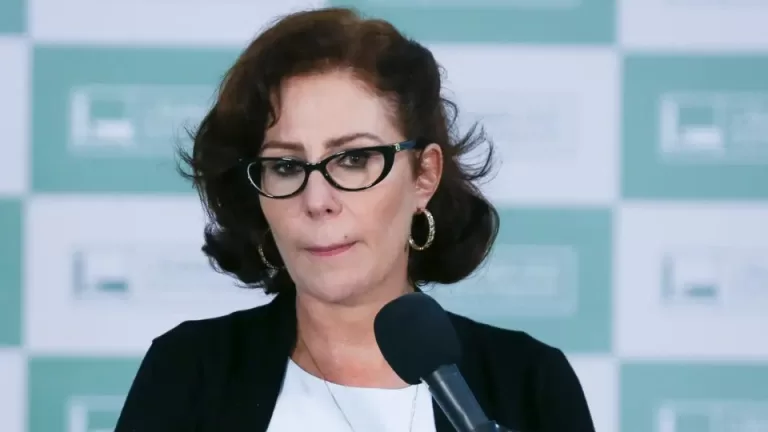 PGR pede ao Supremo prisão de Carla Zambelli