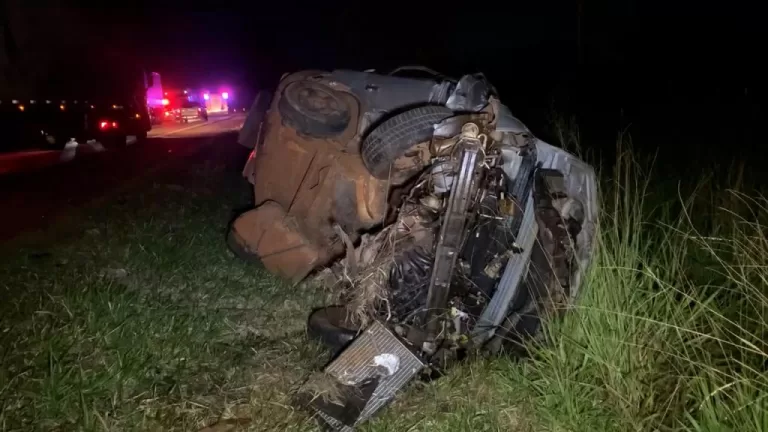 Motorista é ejetado de carro e morre em acidente com caminhão na BR-369