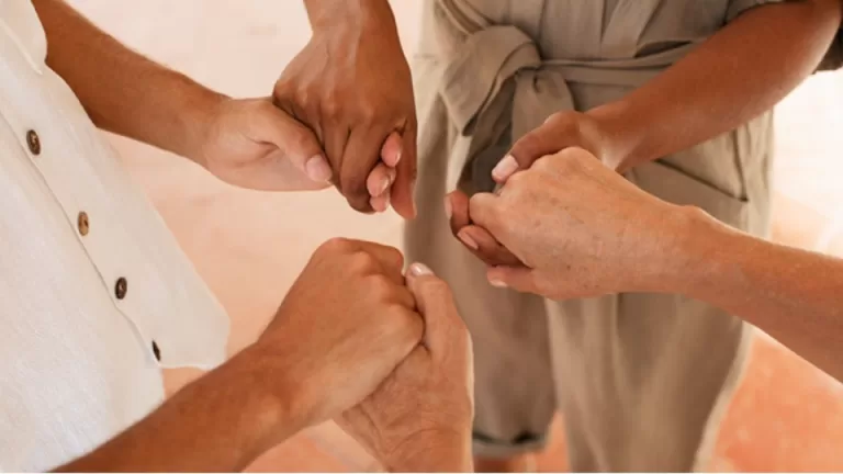 Censo aponta crescimento de evangélicos e redução de católicos no Brasil