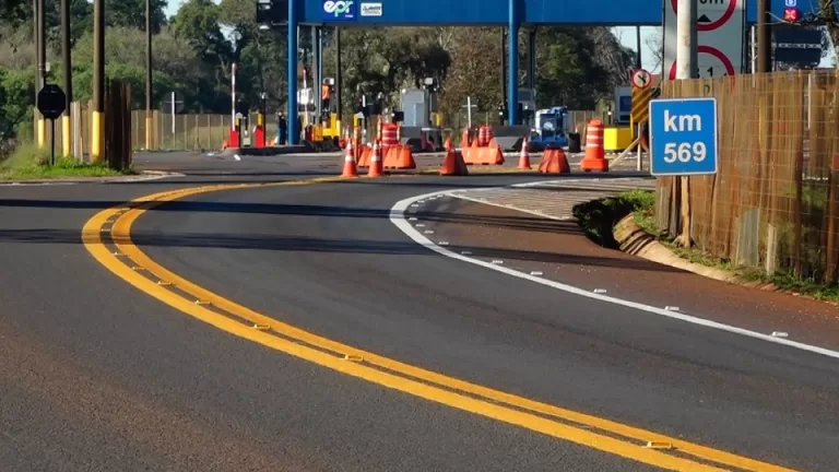 Placas de sinalização começam a ser instaladas no Lote 6 da BR-277