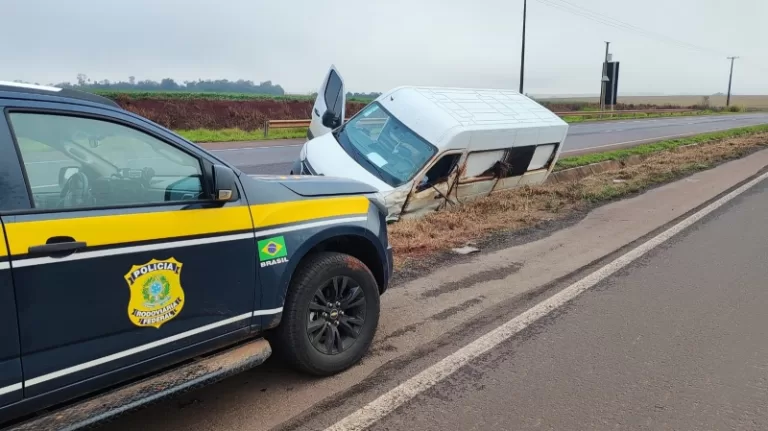Acidente com van mobiliza PRF na BR-163 entre Toledo e Marechal Rondon