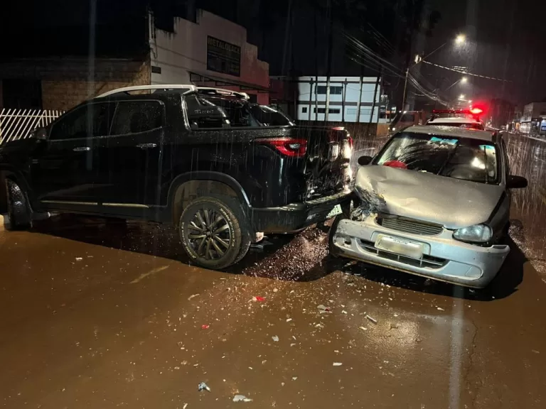 Motorista bate em veículo estacionado em Nova Santa Rosa e é preso por embriaguez