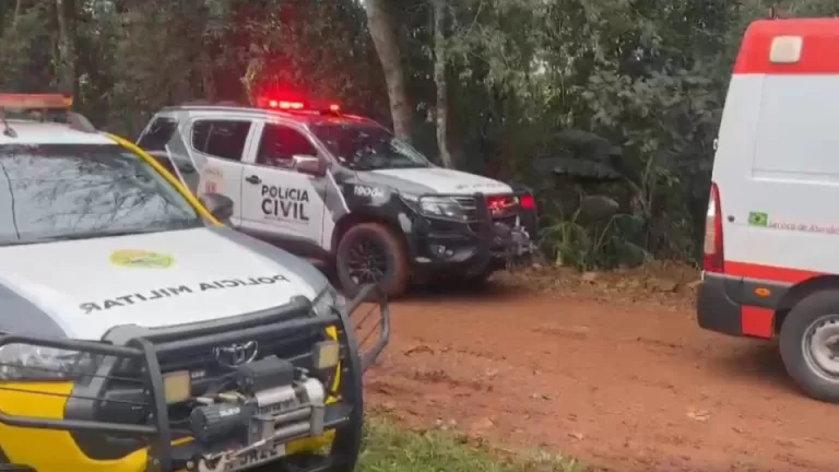 Revolta por celular levou menino de 13 anos a atirar nos avós 