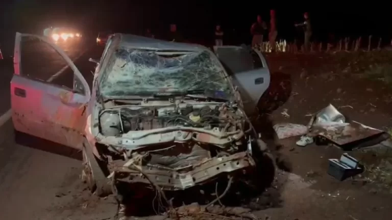 Carro envolvido em acidente fatal na PR-182 tem placas de Cascavel