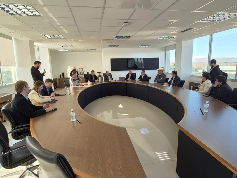 Lar Cooperativa e Governo do Paraná alinham projetos para fomentar o desenvolvimento no Estado