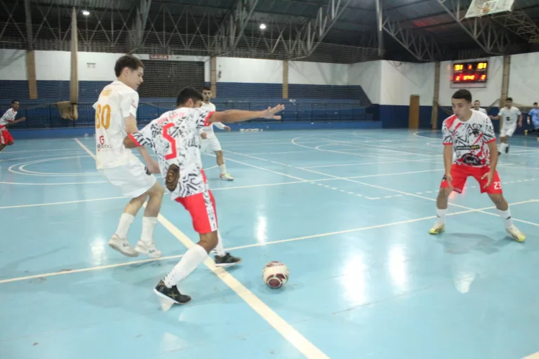 Grande Família vence Malemolência em confronto isolado do Municipal