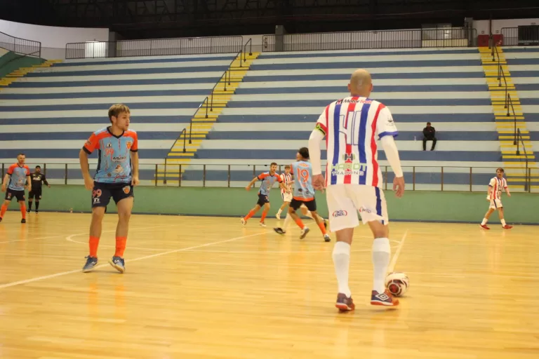 Domus/Tintas Rondon/Hardt Training emplaca terceira vitória no Municipal de Futsal
