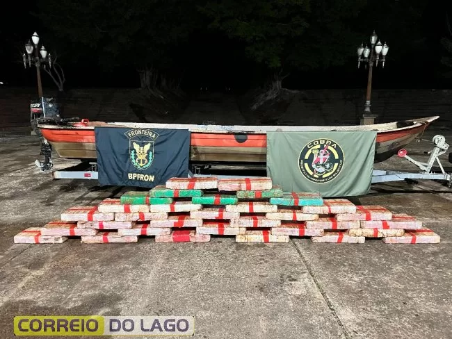 Embarcação com 392 quilos de maconha é apreendida em Santa Helena